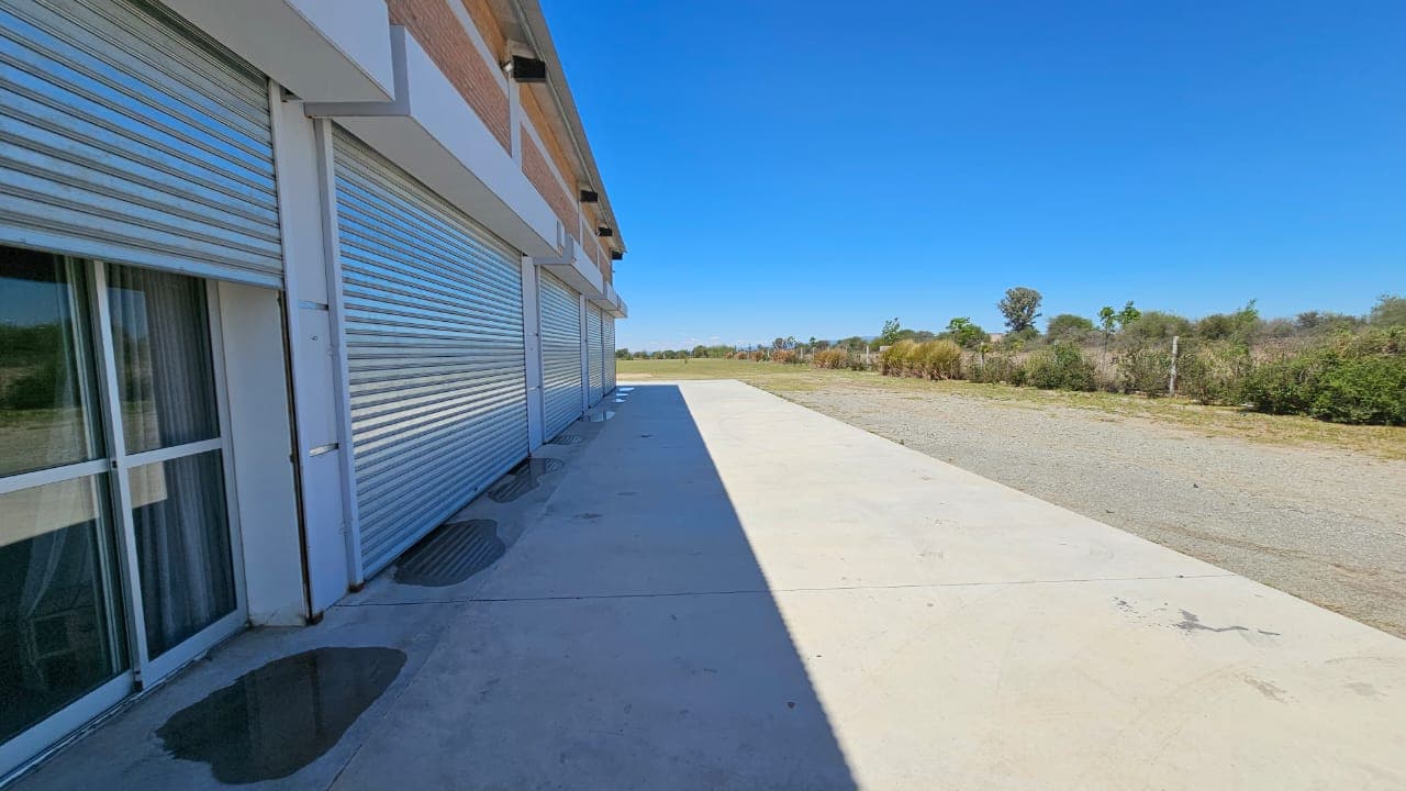 Córdoba, Alta Gracia, Salón comercial de 956m2 sobre Ruta C-45 en Eje Comercial y de Servicios foto 8