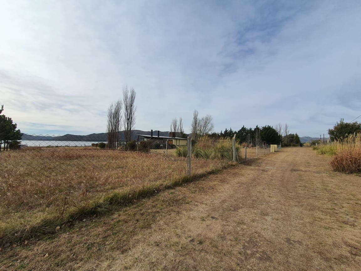 Potrero de Garay, Barrio del Lago, Los molinos, se vende espectacular lote de 1800 m2 sobre la costa del Lago
